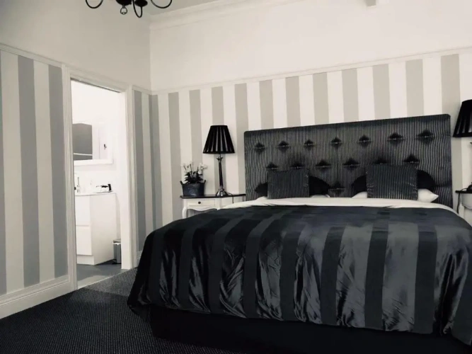 1 Bedroom Suite