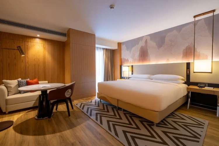 1 Bedroom Double Club Suite