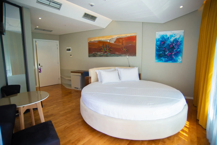 Bougainville Bay Hotel