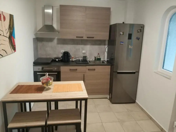 MODERN APARTMENT WITH BiG GARDEN