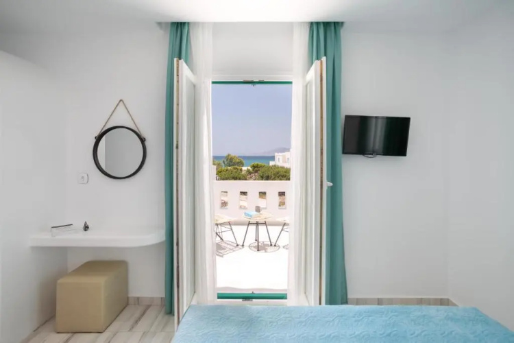 Iades Studios & Apartments