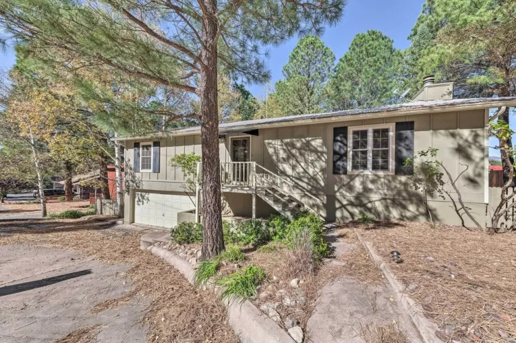 Ruidoso Getaway w/ Deck, Golf Course Views!