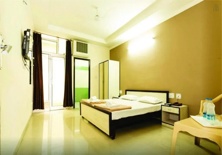 Fabebo Hotel by OYO Rooms