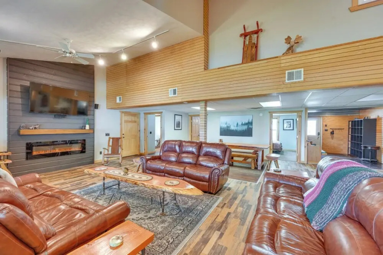 Spacious Old Forge Condo w/ Patio & Fire Pit!
