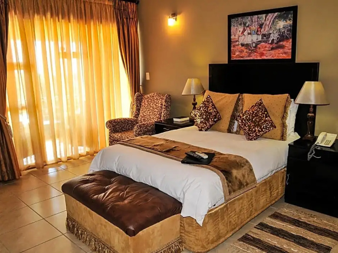 2Ten Hotel