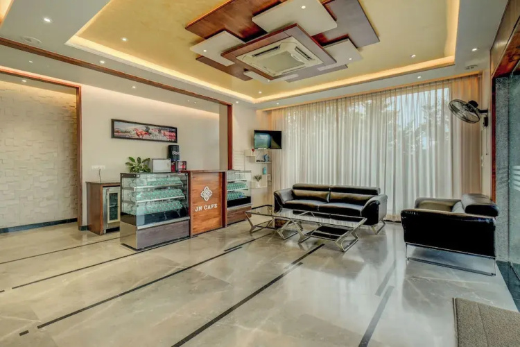 Hotel J N stay