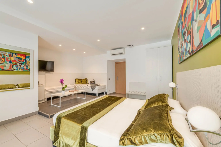 Trevi Palace Hotel