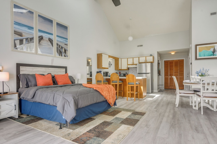 Baytree Golf Colony Studio ~ 5 Mi to Beach!