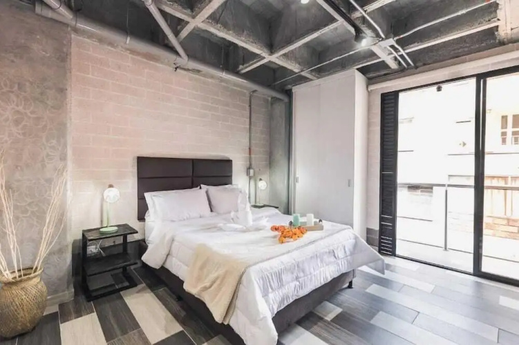 Hotel Magenta Lof