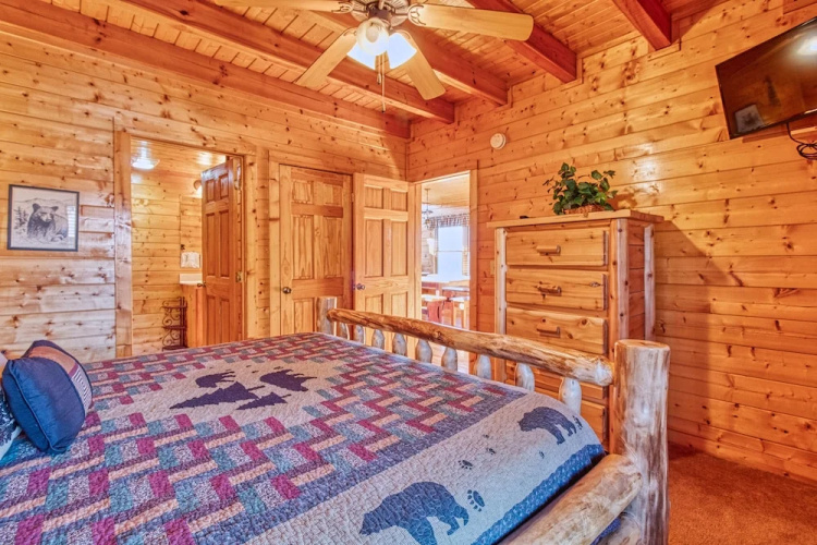 Smoky Mountain Retreat by Vtrips