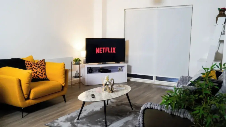 Halo Apartment