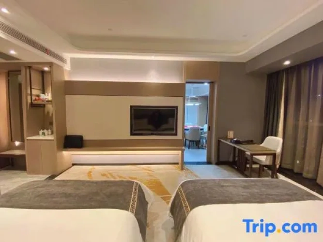 Deluxe Suite