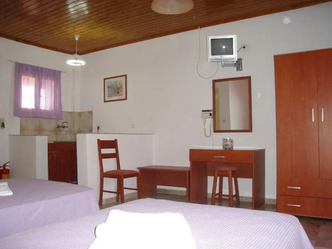 Biscoutsis Apartments & Studios