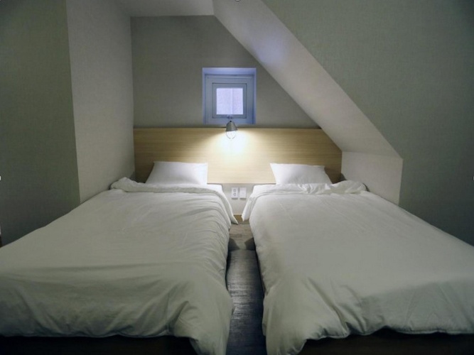 Standard Triple room