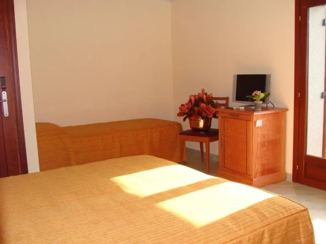 Standard Triple room with balcony