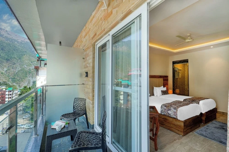 Deluxe Double room with balcony and with mountain view