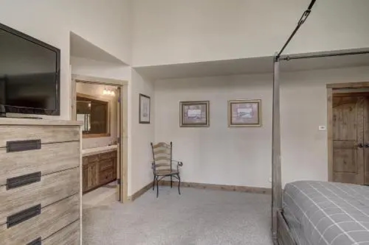 18 Autumn Brook Condo
