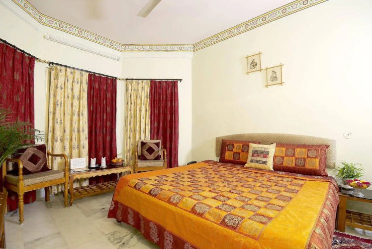 Hotel Sarang Palace