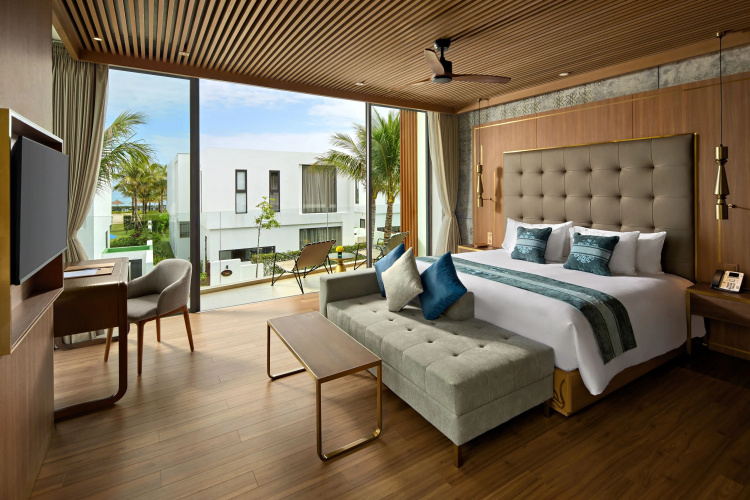 Royal Beachfront Villas Danang