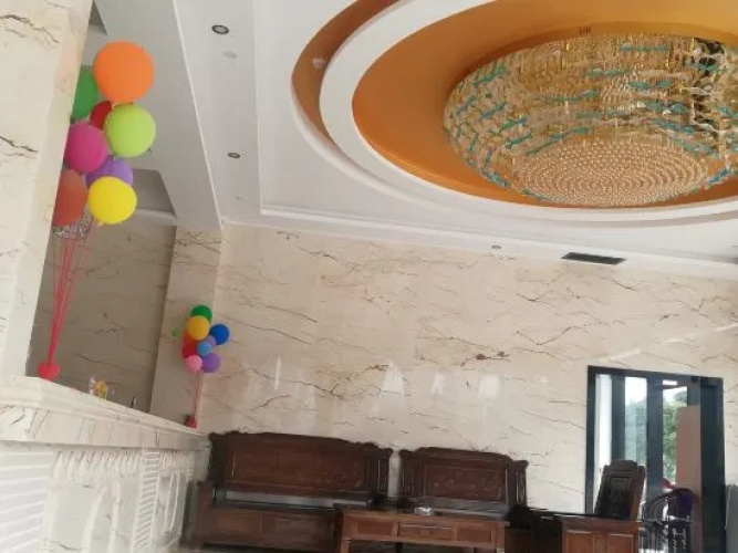 Pingguo Weisner Theme Hotel