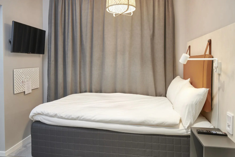 Moment Hotels