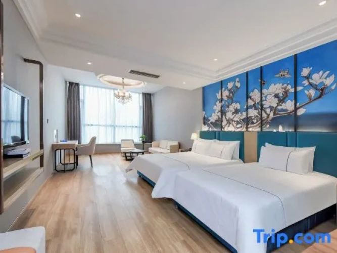 Superior Twin Family room with city view