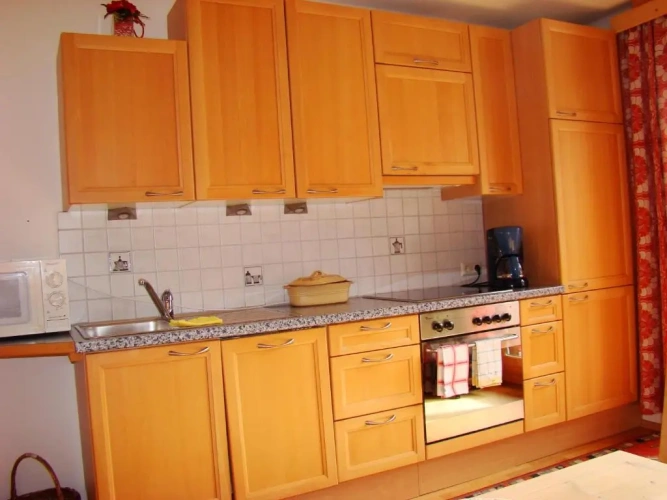3 Bedrooms Apartment