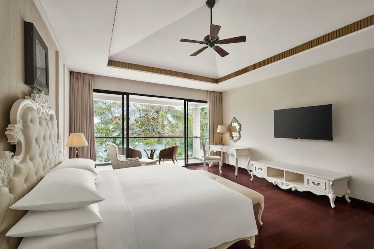 3 Bedrooms Villa with balcony and with garden view