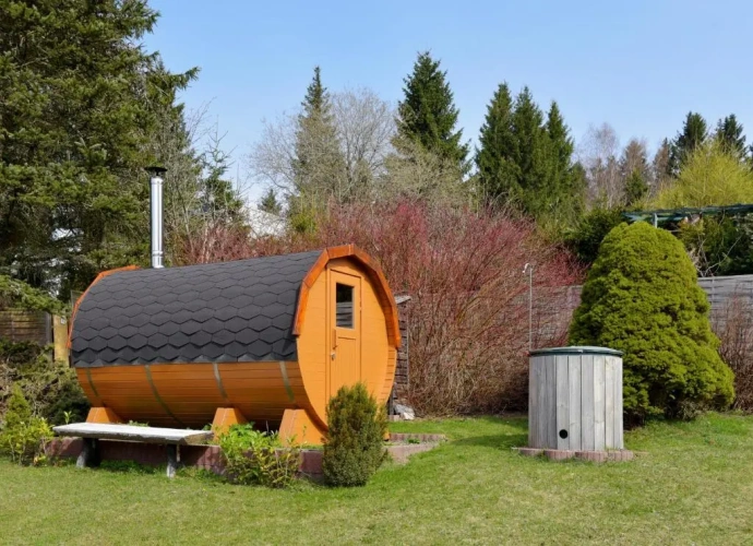 2 Bedrooms Cottage