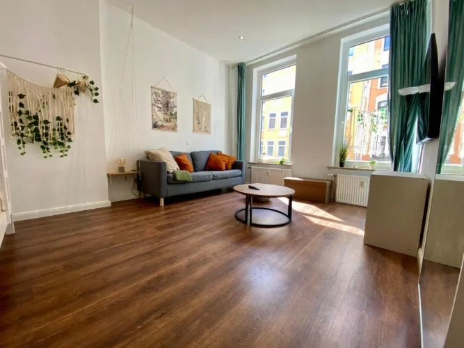 3 Bedrooms Apartment