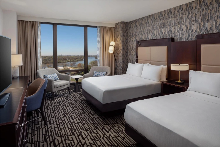 Standard Quadruple room with river view