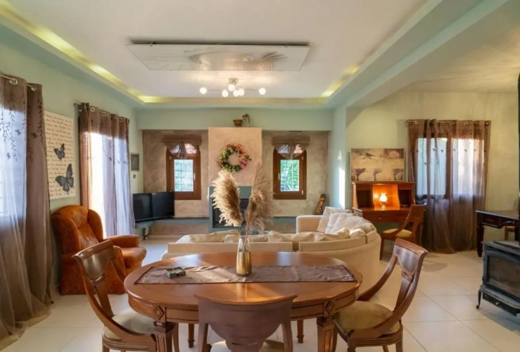 4 Bedrooms Cottage