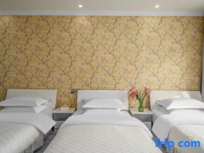 3 Bedrooms Apartment