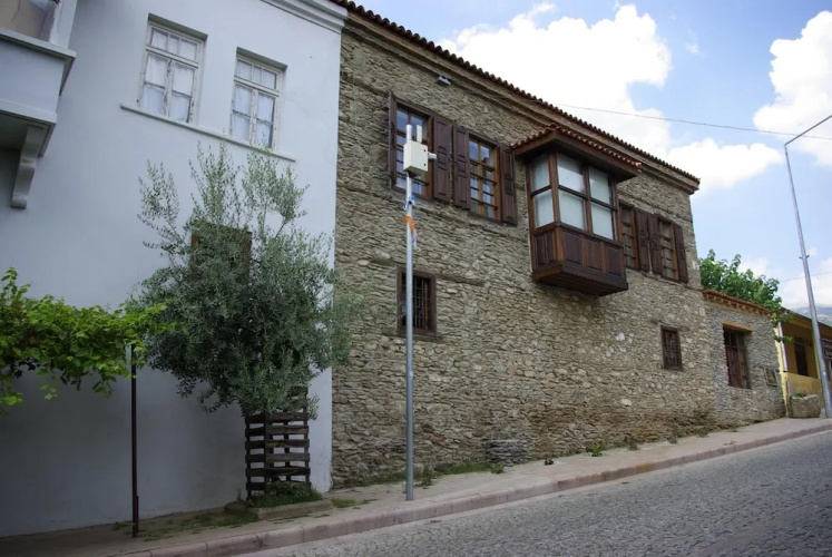 Birgi Hotel Saliha Hanim Tas Konak - Birgi