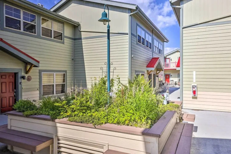 7 Mi to Slopes: Main Street Condo in Dillon