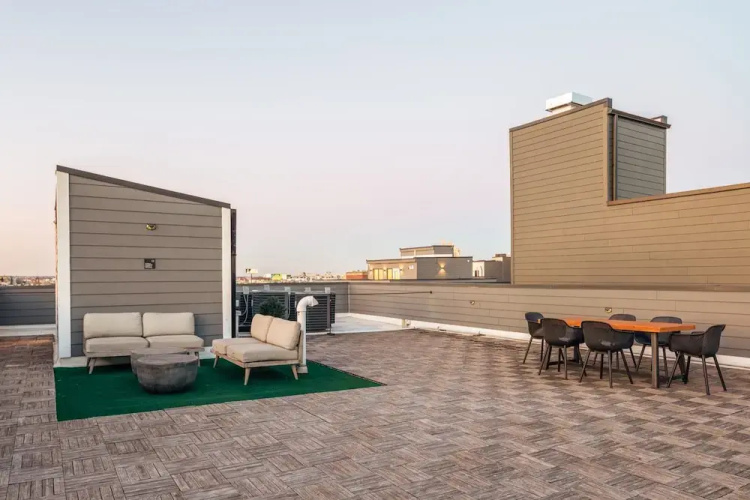 Sosuite Corner 1BR Apt w W/d, Shared Roofdeck