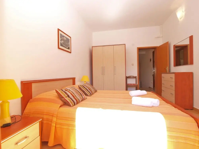 Apartment 1305