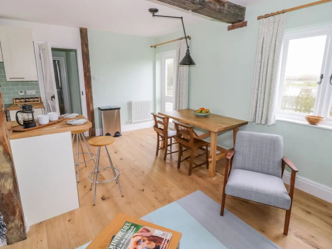 Wigrams Canalside Cottage