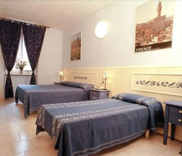 Standard Triple room