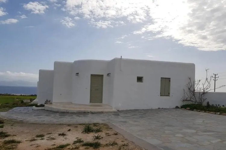 White House with Sea View