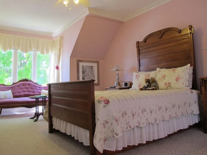 The Maple Inn B&B