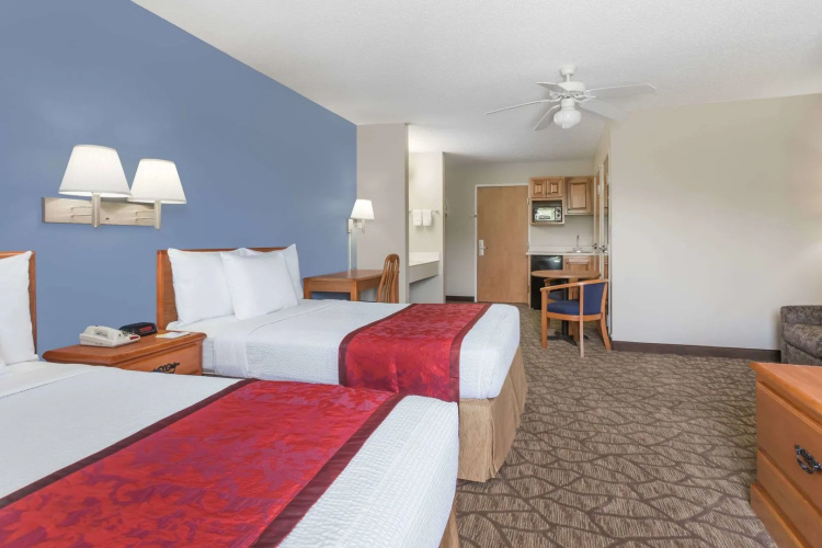 Spark by Hilton Tifton