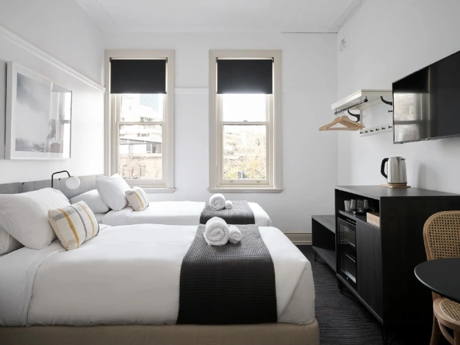 Standard Triple room