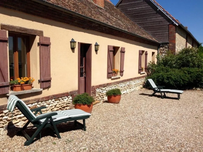 2 Bedrooms Cottage