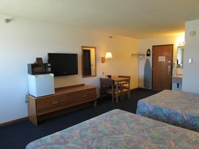 Can Am Inn