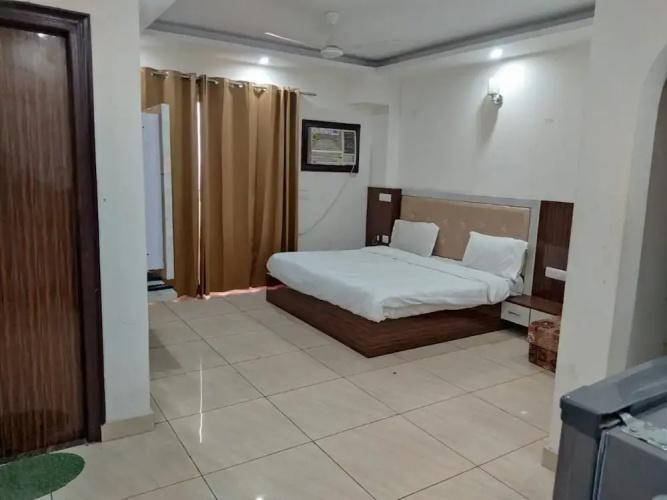 Goroomgo singh residency Gurugram