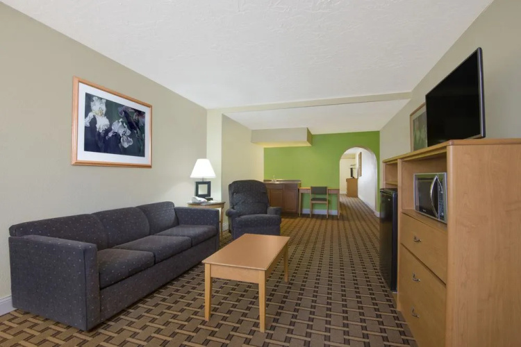Days Inn And Suites Clovis