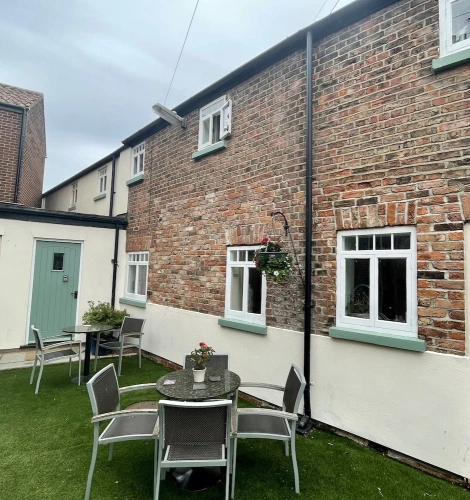 3 Bedrooms Cottage