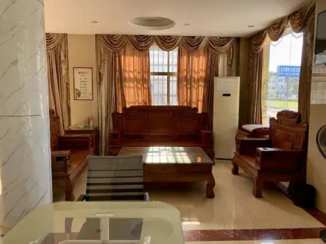 Rongcheng Business Hotel