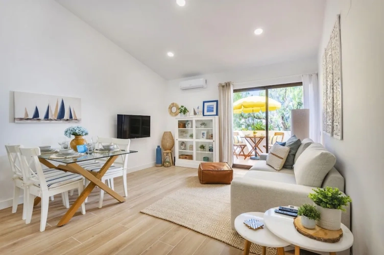 1 Bedroom Apartment with balcony